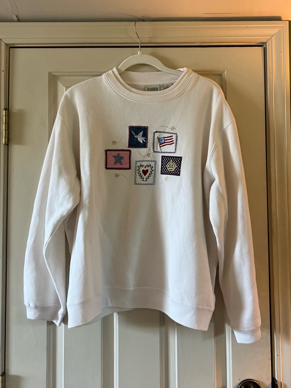Sweatshirt - Picture 2 of 3